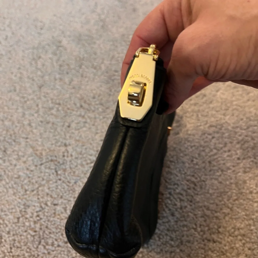 🆕 Henri Bendel BEEKMAN Black Leather gold hardware wristlet clutch